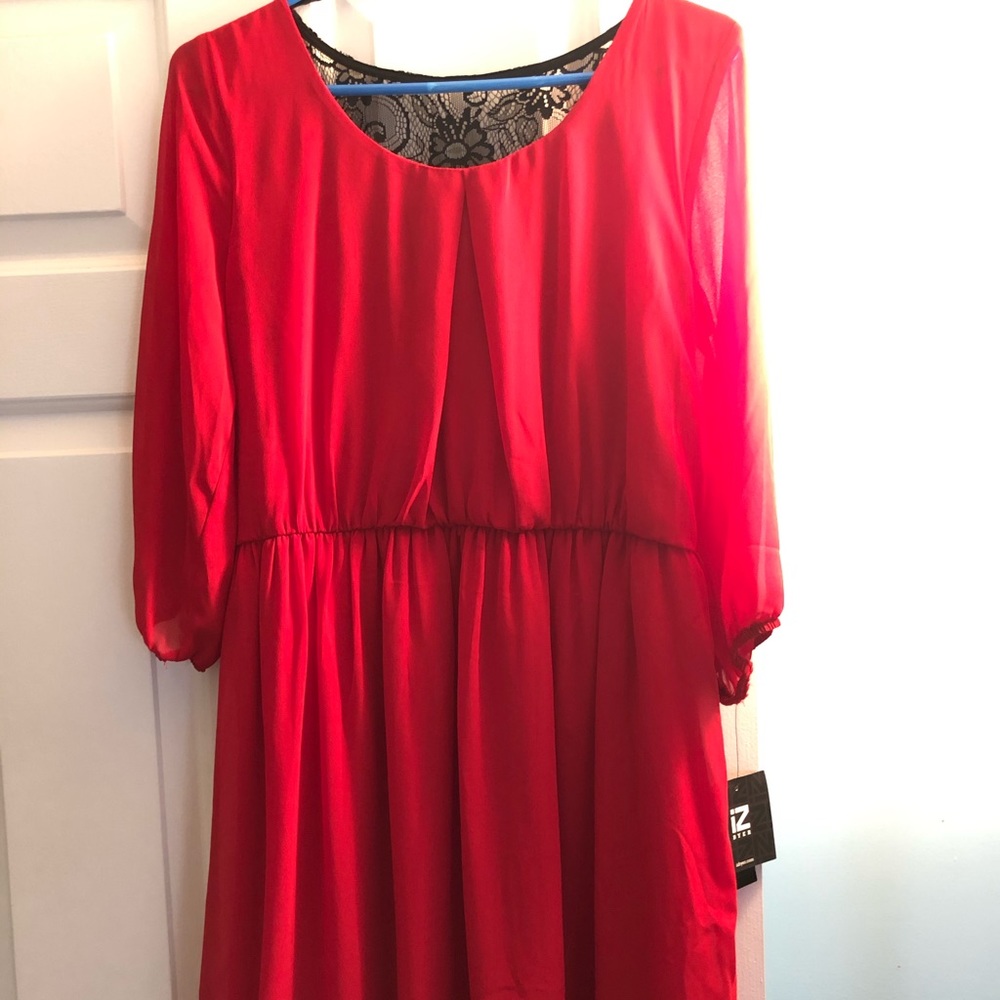 Red 3/4 length sleeve dress